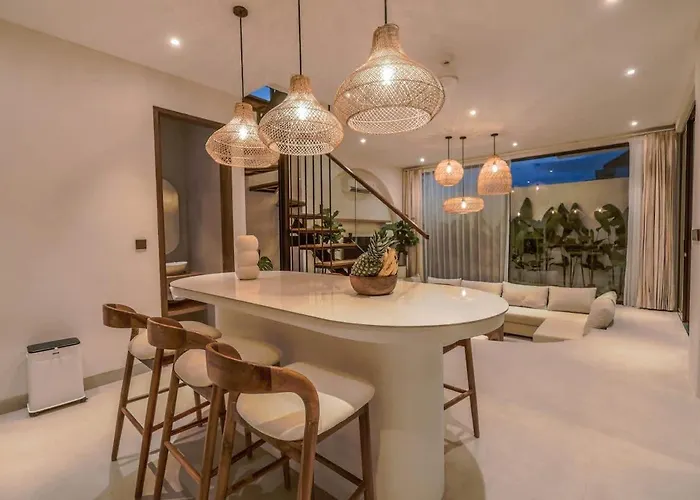 Stylish 2br Few Minutes To The 别墅