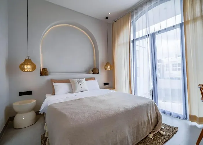 Stylish 2br Few Minutes To The 别墅 *