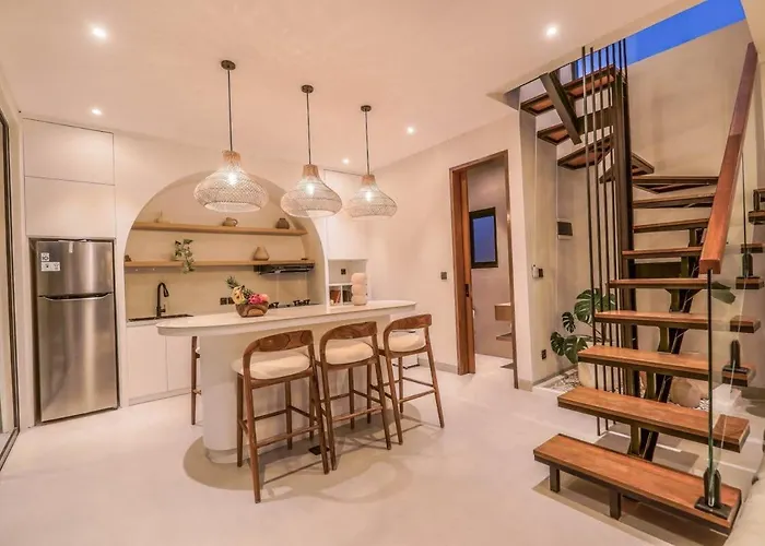 Stylish 2br Few Minutes To The 别墅