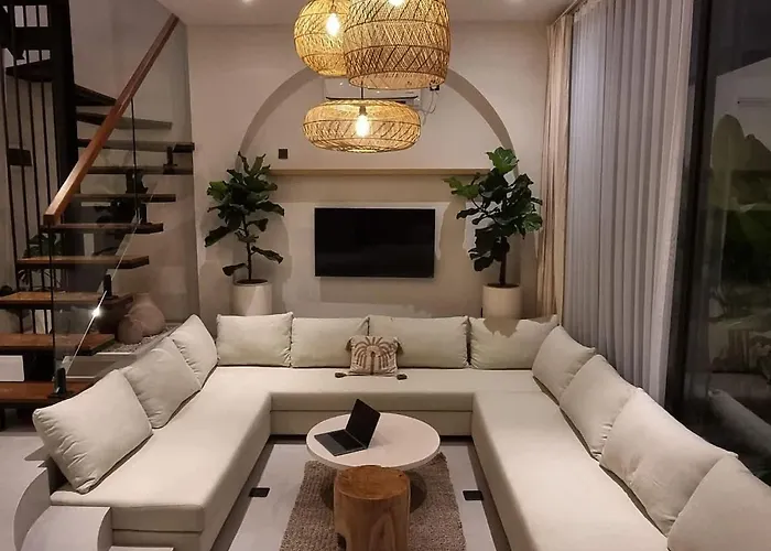 Stylish 2br Few Minutes To The 别墅 *