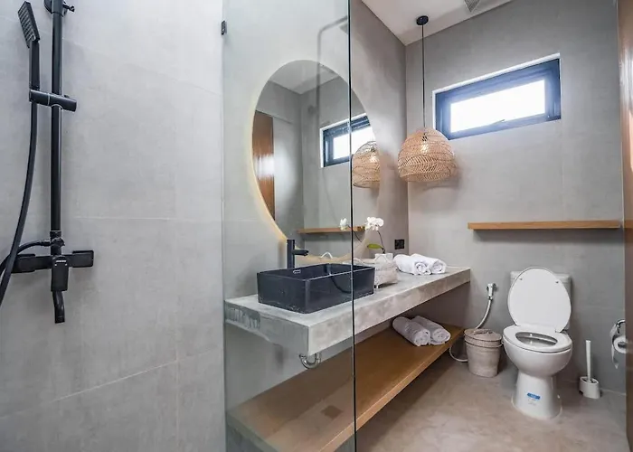 Stylish 2br Few Minutes To The *