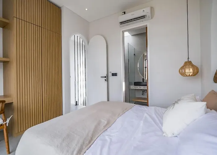 Stylish 2br Few Minutes To The *