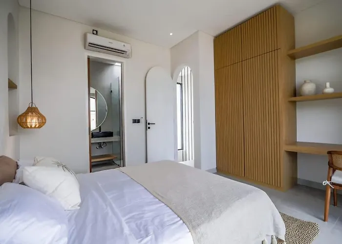 Stylish 2br Few Minutes To The 别墅 坎古